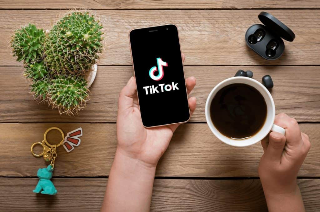 Como encontrar alguém no Tik Tok sem saber o nome de usuário