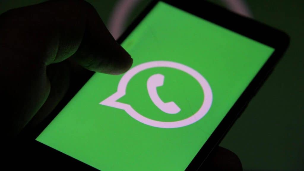 Como encaminhar imagens do WhatsApp sem perder as legendas