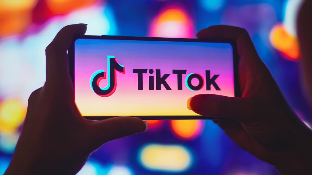 Como encontrar vídeos salvos no TikTok