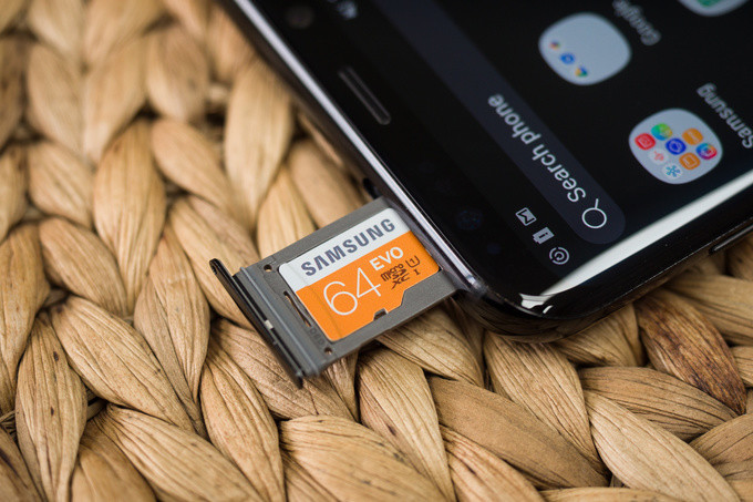 안드로이드 핸드폰에서 사진을 마이크로 SD 카드로 옮기는 방법