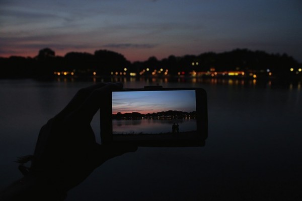 Androidスマートフォンを使って夜間に撮影する方法
