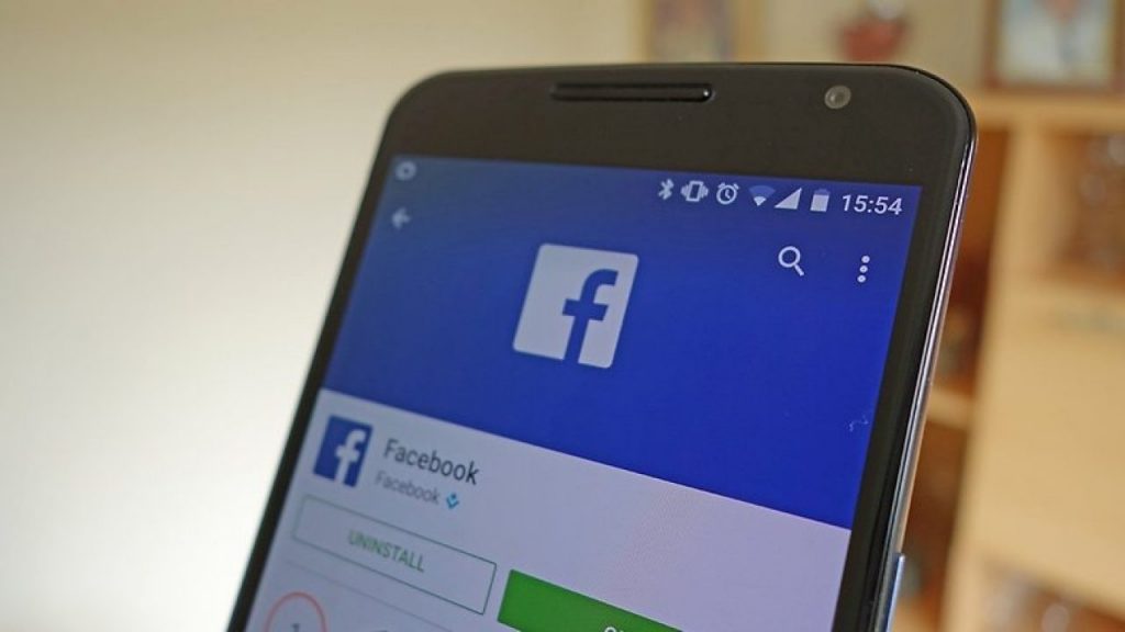 Jak pobrać zdjęcia z Facebooka na Androidzie