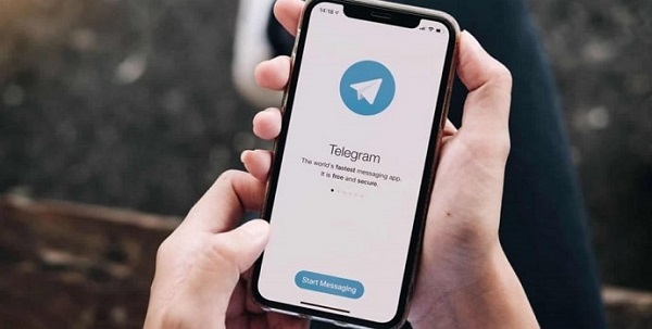 Trimite notificări Telegram atunci când faci screenshot sau salvezi o fotografie?