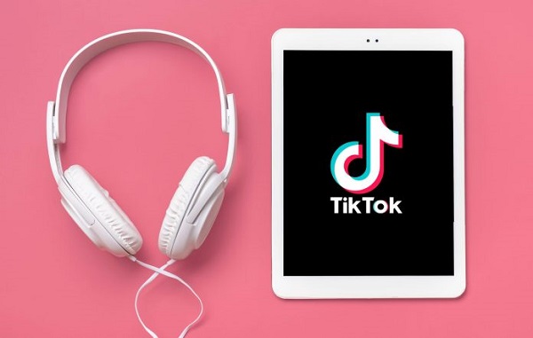 Cum faci un playlist pe TikTok pentru a crește vizualizările