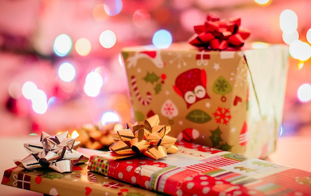 Χριστουγεννιάτικα δώρα: Πώς να οργανώσετε την ανταλλαγή δώρων στο WhatsApp