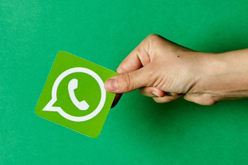 Πώς να Μάθετε εάν Κάποιος Παρακολουθεί το WhatsApp σας