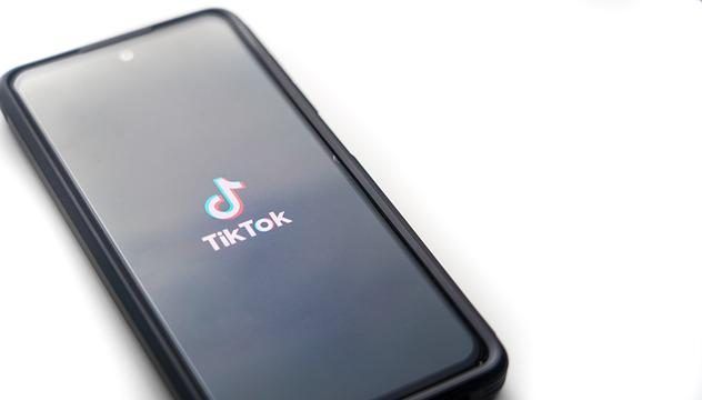 Πώς να Παρακολουθήσετε Βίντεο στο TikTok Χωρίς να Κατεβάσετε την Εφαρμογή