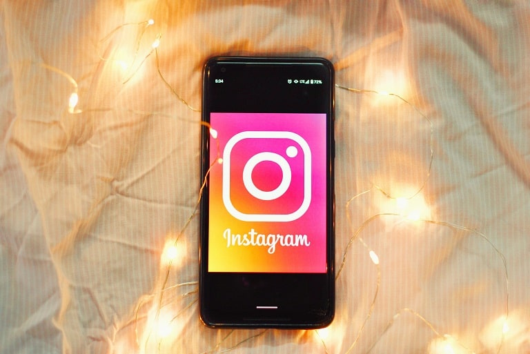 Gambar 1 Cara melihat siapa yang menyimpan kiriman Instagram Anda