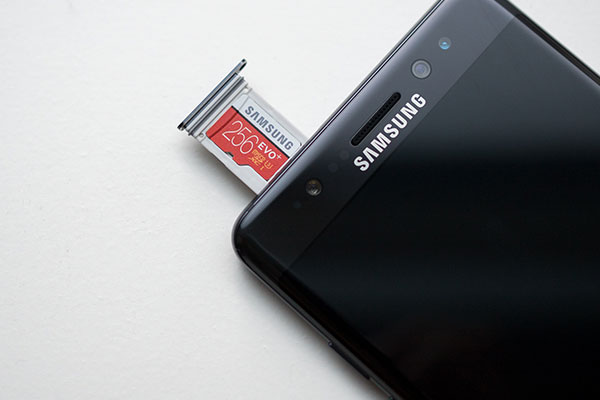 Come spostare le foto dalla memoria interna del tuo Android alla scheda SD esterna