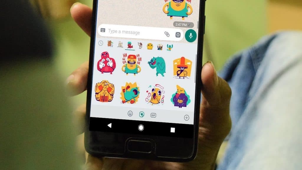 Обновление WhatsApp: узнайте, как пользоваться новым поисковиком стикеров на Android