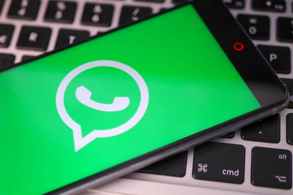 Как избавиться от уведомления «пишет» в WhatsApp